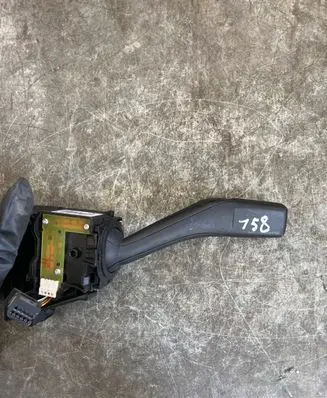 Volkswagen PASSAT B7 Indicator stalk 1K0953513E 01103510 10351080078052