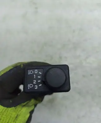 Nissan Almera Tino Headlight level height control switch