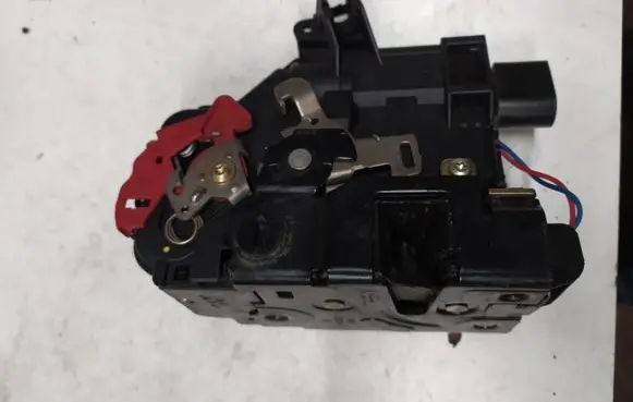 Audi A2 Rear door lock 8Z0839015A