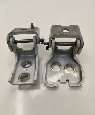 Rear door hinge set