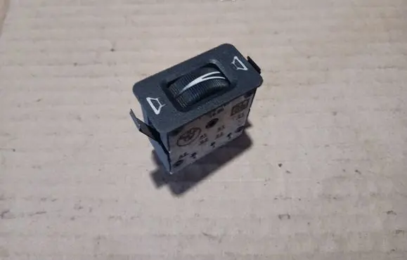 BMW 3 E30 Sound control switch 1368769