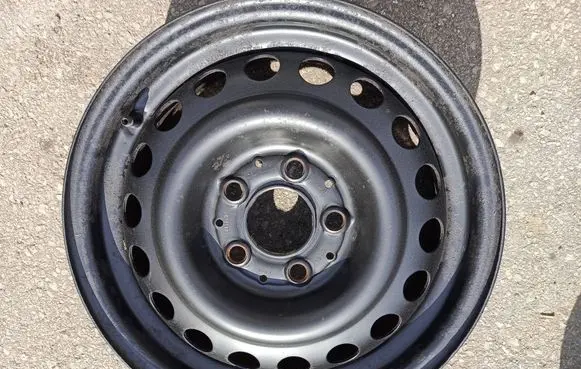 Mercedes-Benz E W124 R15 spare wheel 