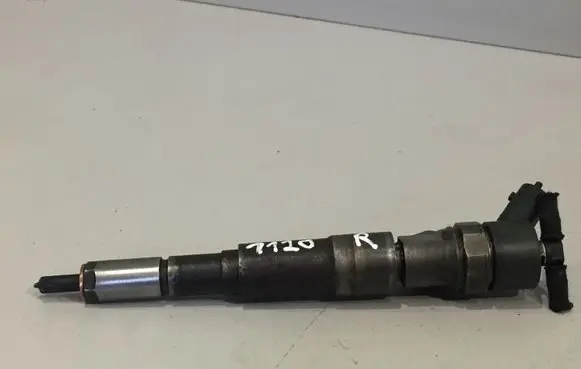 BMW 5 E39 Fuel injector 0445110047 7785984