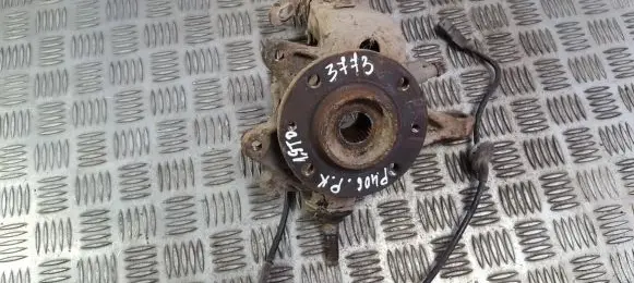 Peugeot 406 Front wheel hub