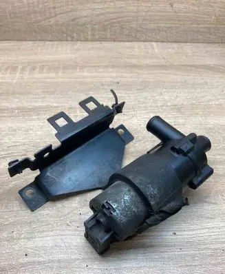Mercedes-Benz Vito Viano W638 Coolant heater control valve 0018351364 0392020026