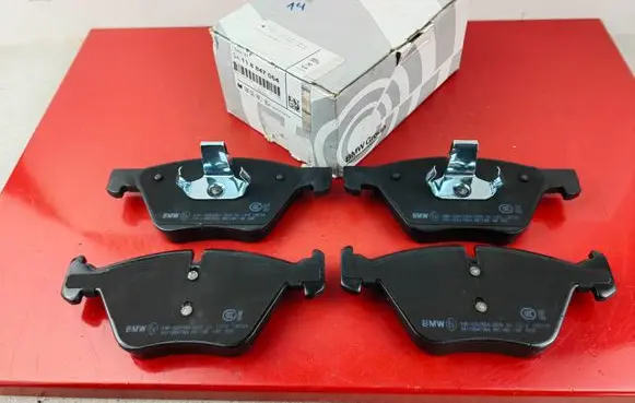 BMW 5 F10 F11 Brake pads (front) 8847064 34118847064