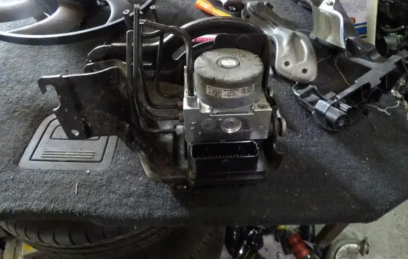Peugeot 2008 I ABS Pump 9814482780