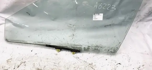 Mitsubishi Lancer Front door window glass four-door