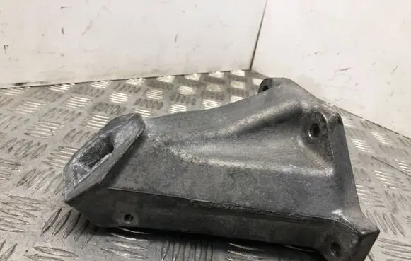 BMW 5 F10 F11 Engine mounting bracket 6777621 13992010