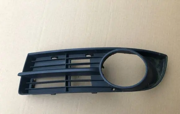 Volkswagen Caddy Front fog light trim/grill 1T0853665A