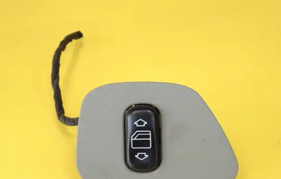 Mercedes-Benz E W210 Electric window control switch 501C31261000