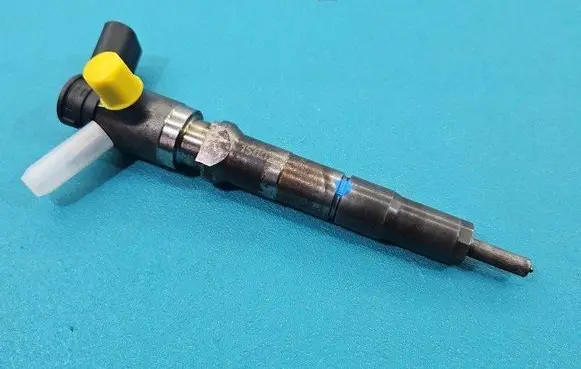 Fuel injector