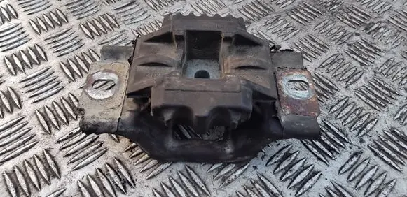 Ford Fusion Engine mount bracket