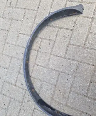 Volkswagen Jetta I Front arch trim 161853717A