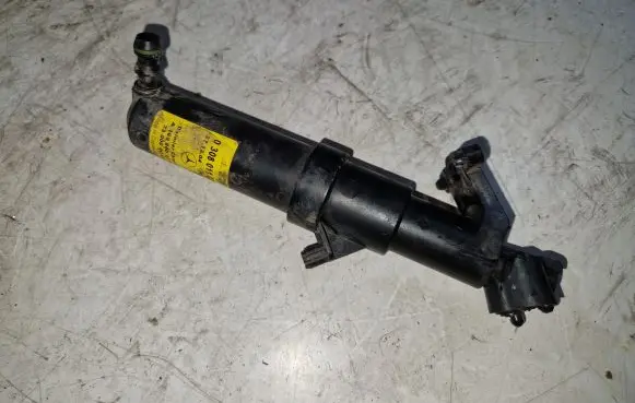 Mercedes-Benz B W245 Headlight washer spray nozzle A1698601147