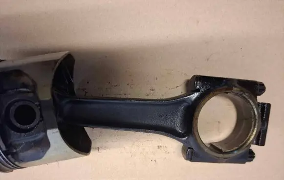 Jaguar XJ X308 Piston with connecting rod NBC1611AA