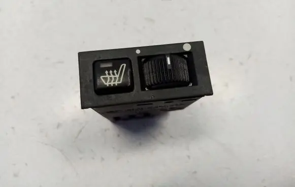 BMW 7 E38 Seat heating switch 8352259 61318352259