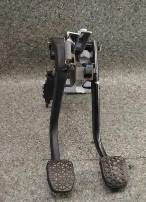 BMW 3 E46 Pedal assembly 35112229128