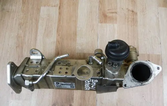 Toyota Avensis T270 EGR valve cooler 11717926006 7926006 25680WA021