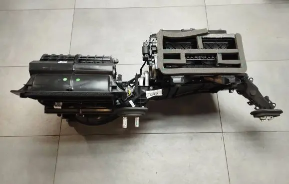 Volkswagen Amarok II Interior heater climate box assembly MB3B19B555VAN
