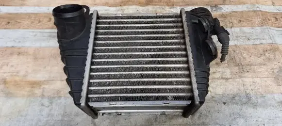 Skoda Octavia Mk1 (1U) Intercooler radiator 1J0145803F IA1070 862328X