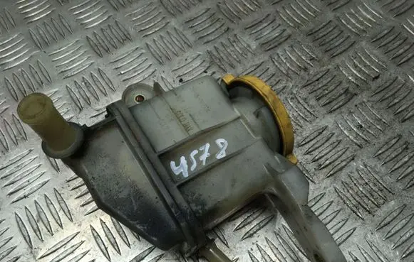 Brake fluid reservoir