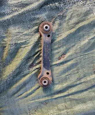 Rear upper control arm/wishbone
