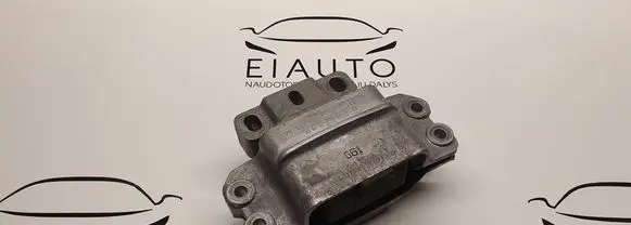 Engine mount bracket