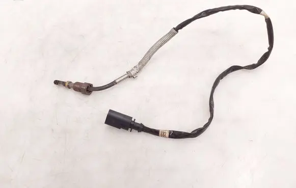 Volkswagen PASSAT B8 Exhaust gas temperature sensor 04L906088AE