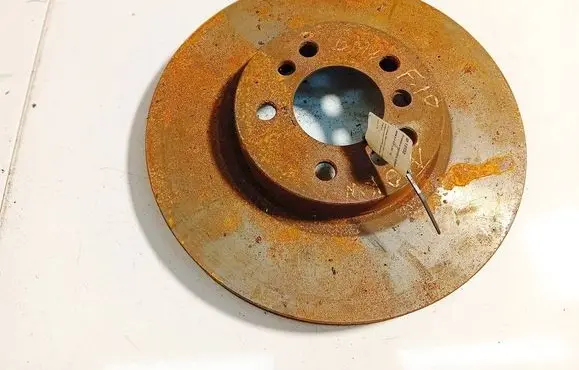 BMW 5 GT F07 Front brake disc ventiliuojamas