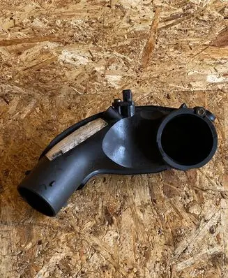 Audi A4 S4 B5 8D Air intake hose/pipe 078133356F 3915268906