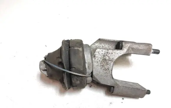 Volvo XC90 Engine mount bracket 30778953
