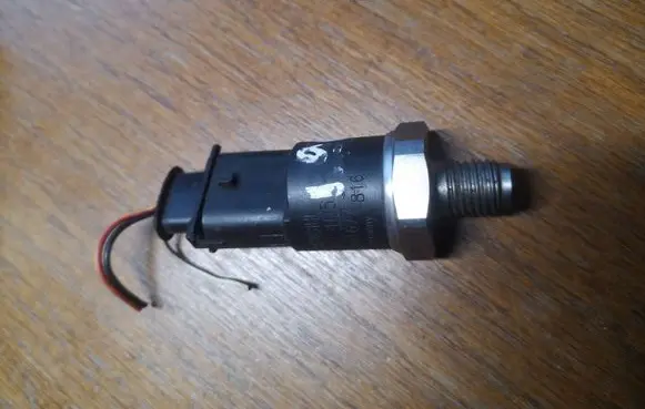 Fuel pressure sensor