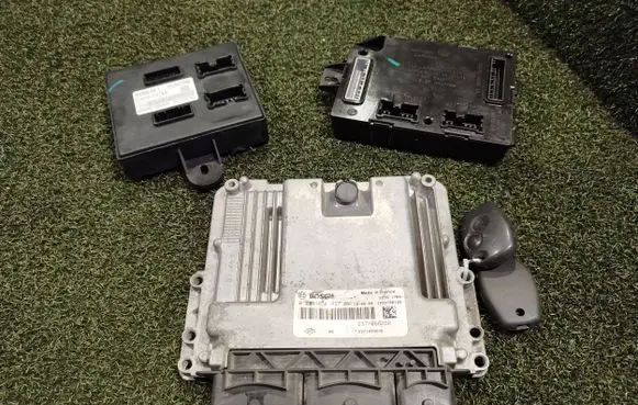 Nissan NV300 Engine ECU kit and lock set 237106626R 284B12763R 231A02188R