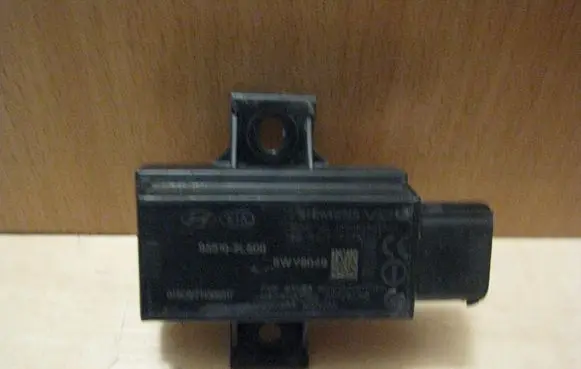 Hyundai i30 Airbag deployment crash/impact sensor 958102L500