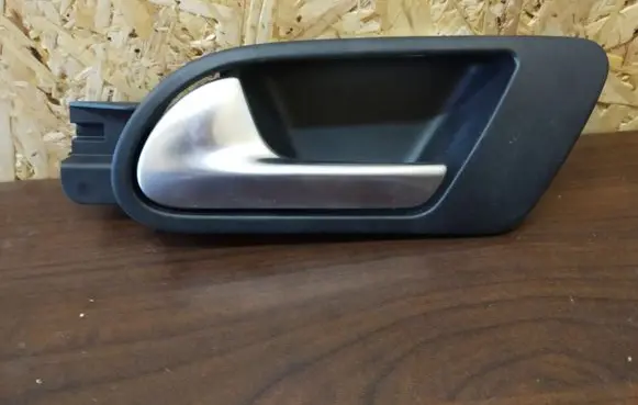 Volkswagen Tiguan Front door interior handle 5N1837113 5N2837113