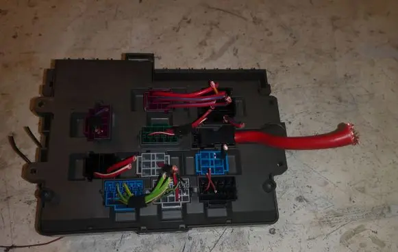 BMW 1 E81 E87 Fuse box set 911944603 D703
