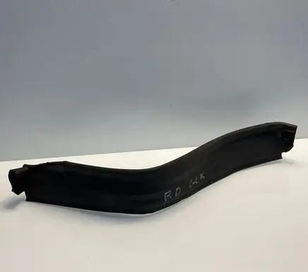 Mercedes-Benz GLK (X204) Engine compartment rubber A2046200096 6200096 2046200096