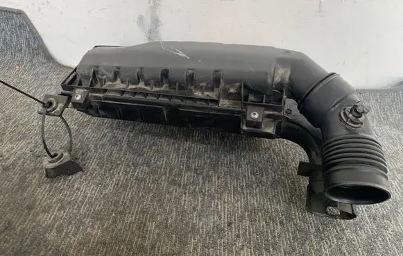 Opel Grandland X Air filter box