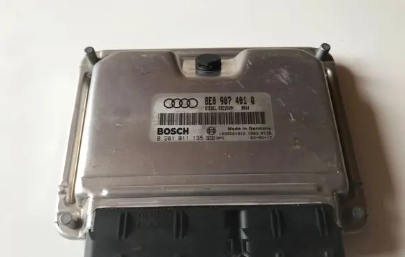Audi A4 S4 B6 8E 8H Engine control unit/module 8E0907401Q 0281011135 EDC15VM