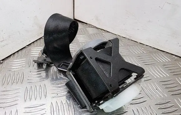 Rear seatbelt
