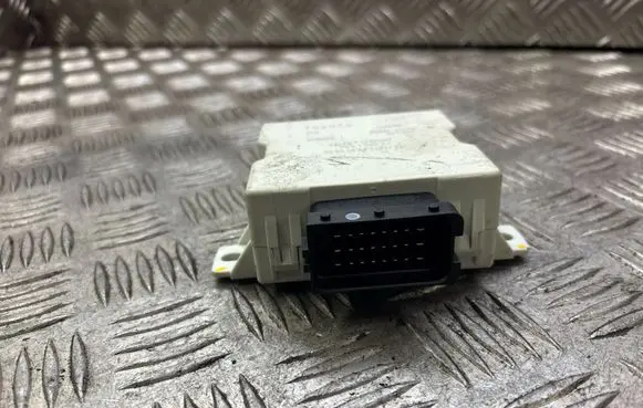 Toyota Avensis T250 Window wiper relay 8594005040