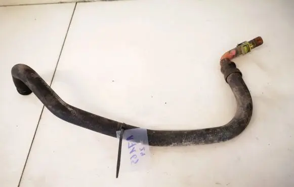 Volvo S70 V70 V70 XC Engine coolant pipe/hose