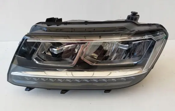 Volkswagen Tiguan Headlight/headlamp 5NB941035