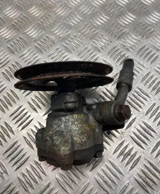 Mitsubishi Pajero Power steering pump