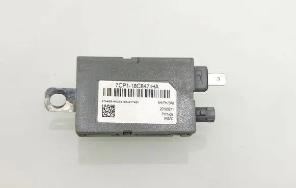Ford Kuga II Aerial antenna amplifier 7CP118C847HA 20160211
