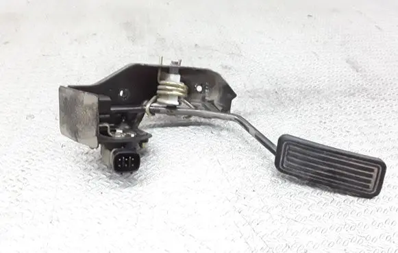 Toyota Avensis T250 Accelerator throttle pedal