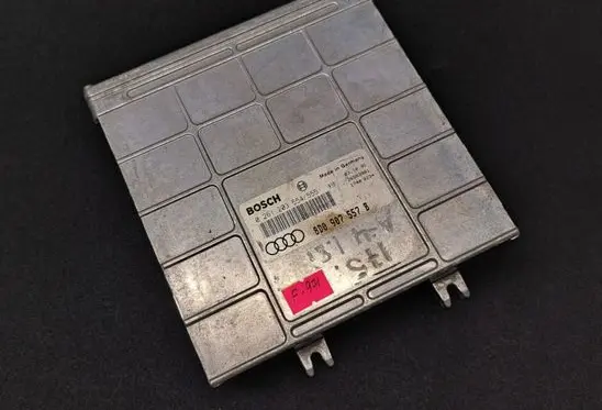 Audi A4 S4 B5 8D Engine control unit/module 8D0907557B