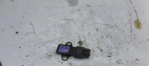 Nissan X-Trail T30 ESP acceleration yaw rate sensor 47930H300