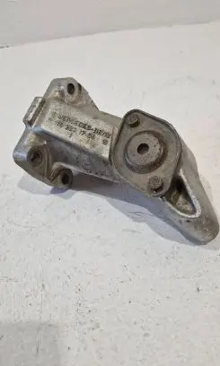 Mercedes-Benz W123 Engine mounting bracket 1152231704 R1152231704